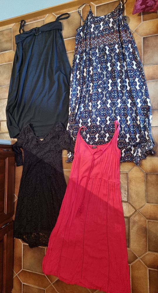 Lot de 2 robes longues et 2 mi-longues noire/fuchsia/bleu 2 Vulbens (74)