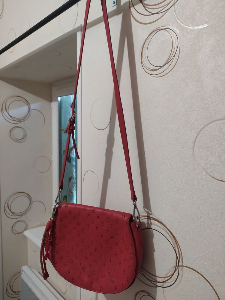 Robes pantalons jupes sacs baskets hauts chemises blouson 80 Bournoncle-Saint-Pierre (43)