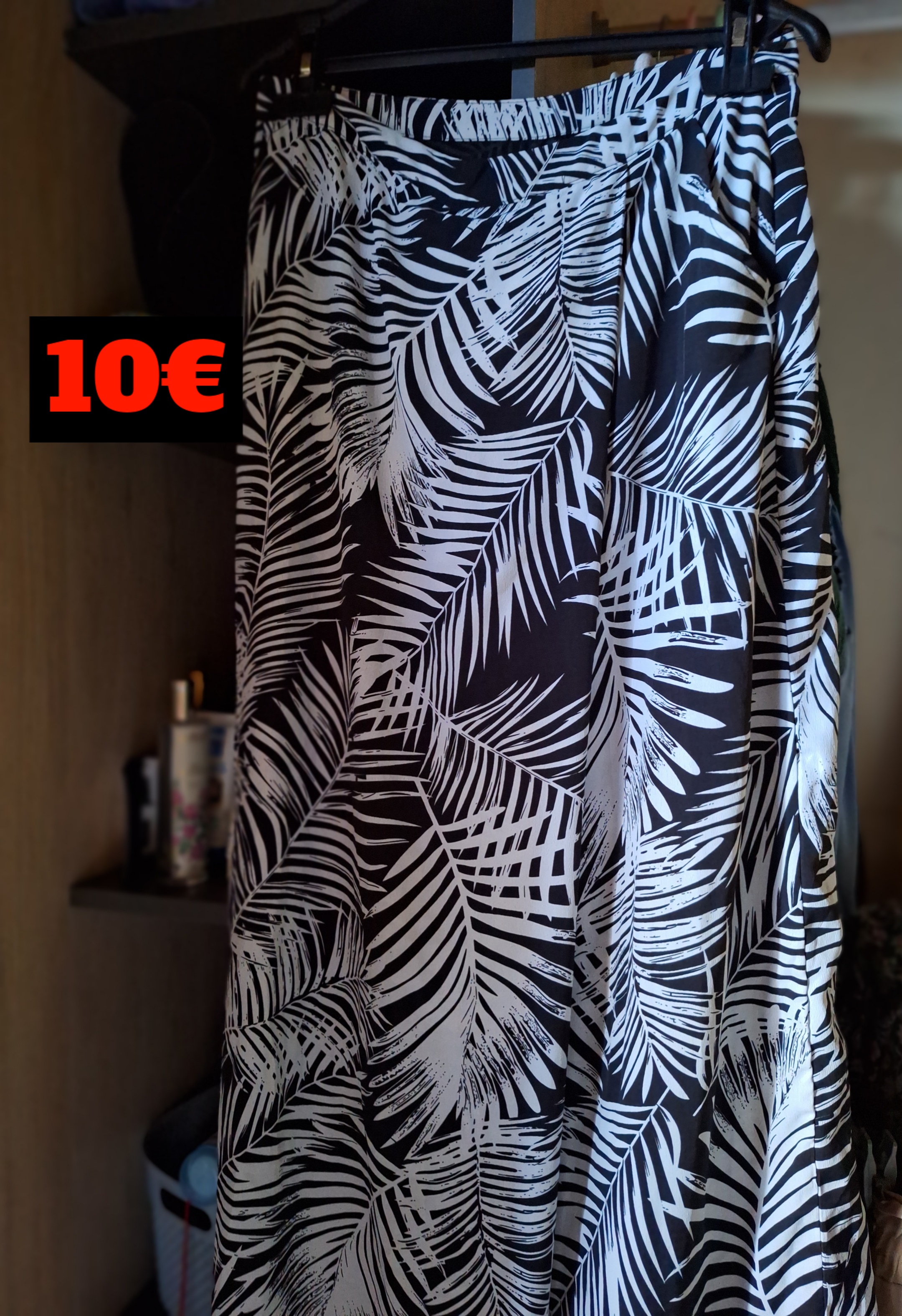 3 robes et un patajupe jamais mis. 10 Saint-Beno�t (97)