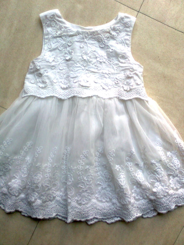 1 an - n�1- robes, tuniques, short, .... zoe 3 Martigues (13)