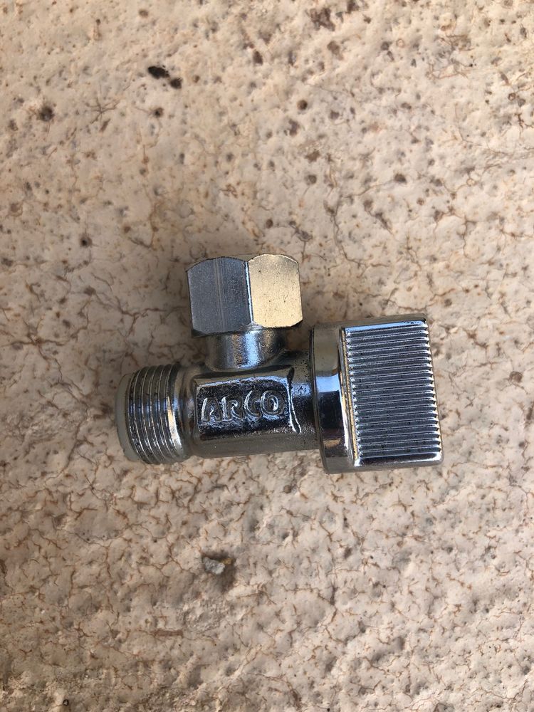 Robinet arret wc ou lavabo 14 Istres (13)