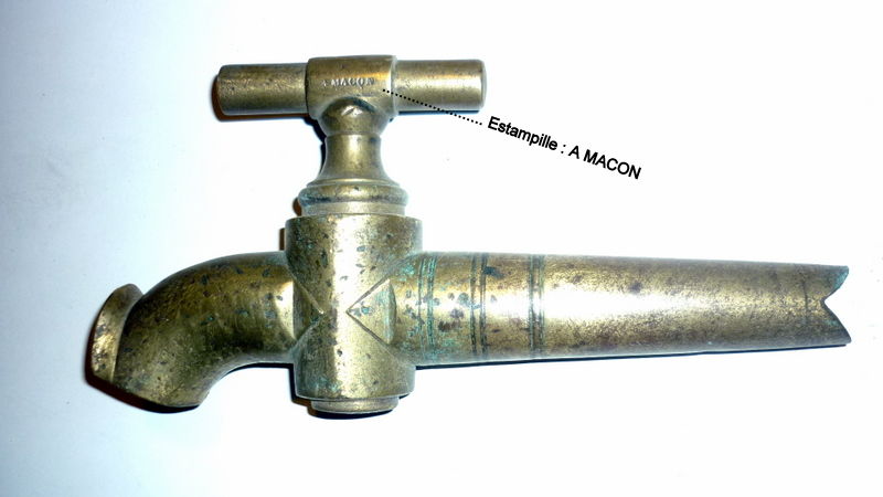 ROBINET EN BRONZE - �POQUE XIXe  . 50 Verg�ze (30)