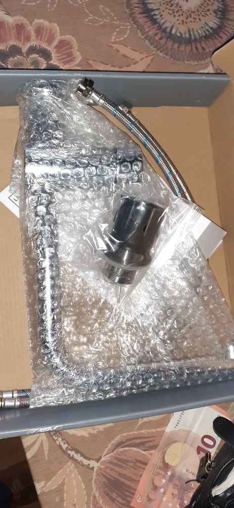 Un robinet de cuisine Livarno orientable neuf avec emballage 20 La Valette-du-Var (83)