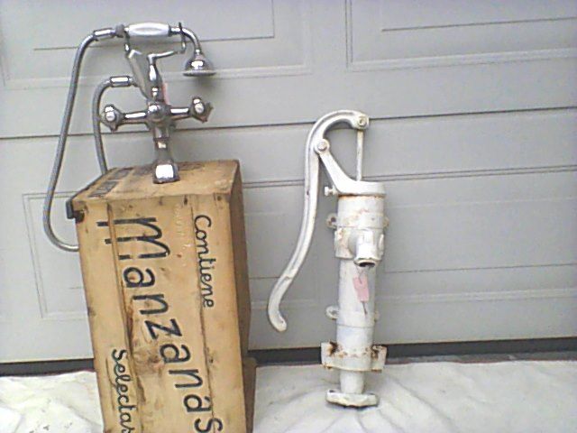 ROBINET ET POMPE ANCIENS 55 Savigny-sur-Orge (91)