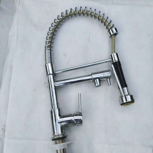 ROBINET pour �vier de cuisine. 30 La Crau (83)