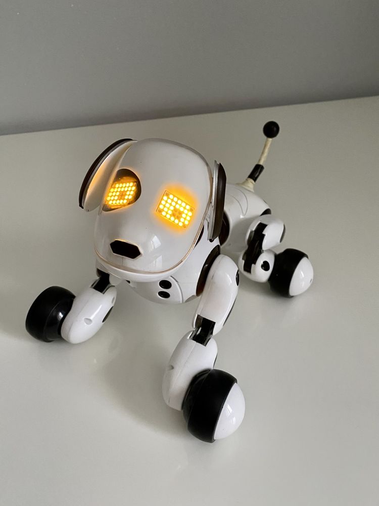 Robot chien ZOOMER 29 Vaulx-Milieu (38)