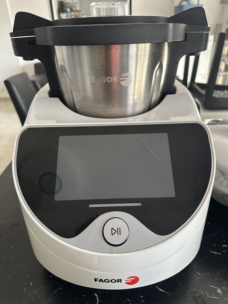 Robot cuiseur Fagor
100 Antibes (06)