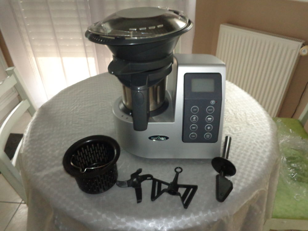 robot cuisine �tat neuf 70 Dinan (22)