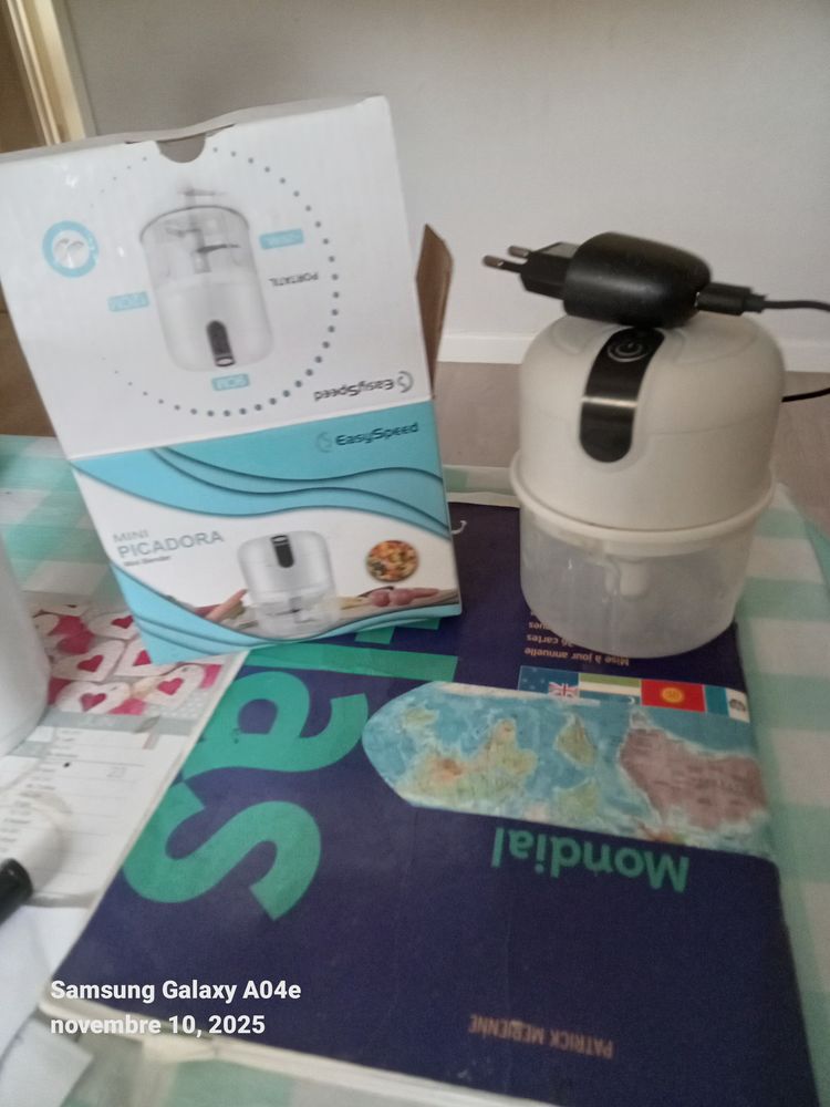 Robot mixeur fruits et legumes pour 1 pers, 10 Commentry (03)