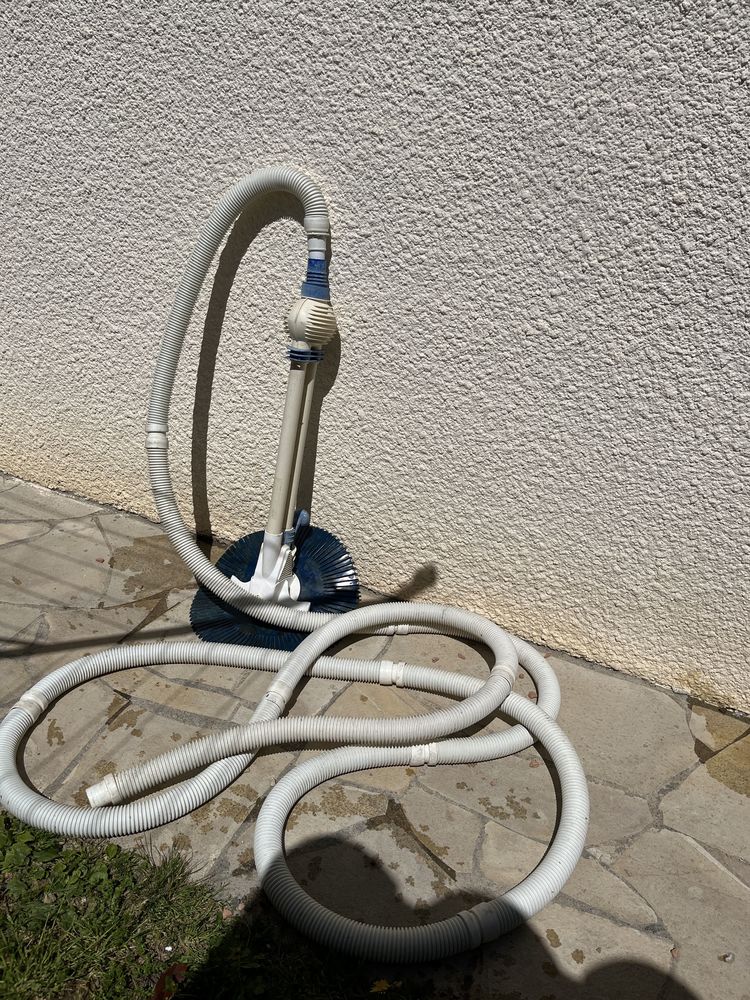 ROBOT NETTOYEUR HYDRAULIQUE ZODIAC 30 L�zignan-Corbi�res (11)