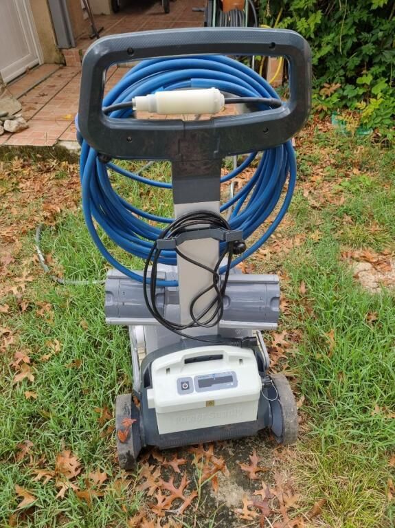 Robot piscine BOTIA 2i DOLPHIN 600 Montauban (82)