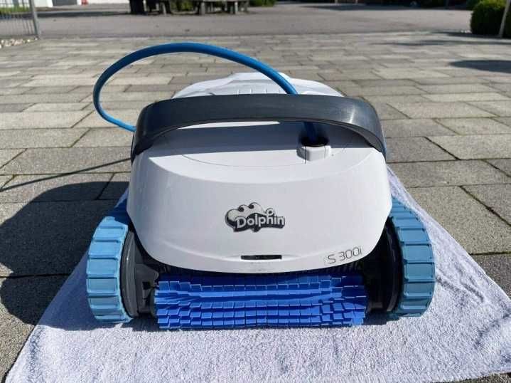 robot de piscine Dolphin s300i 420 Sedan (08)