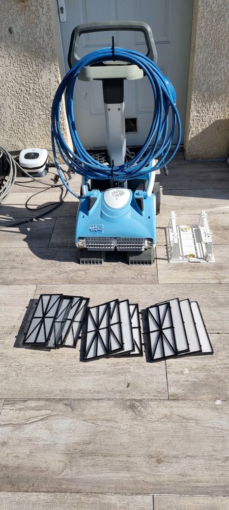 Robot piscine Maytronic Nauty avec swivel 390 Blanquefort (33)