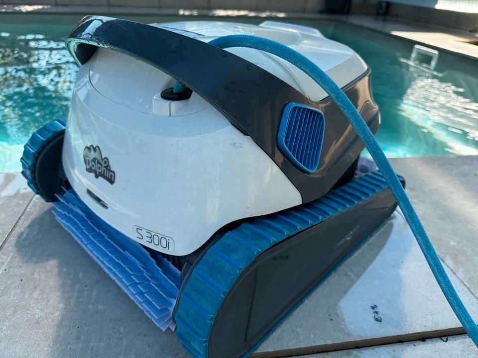 Robot de piscine � eau sal�e Dolphin S300i 3 ans d'utilisati 500 Lure (70)
