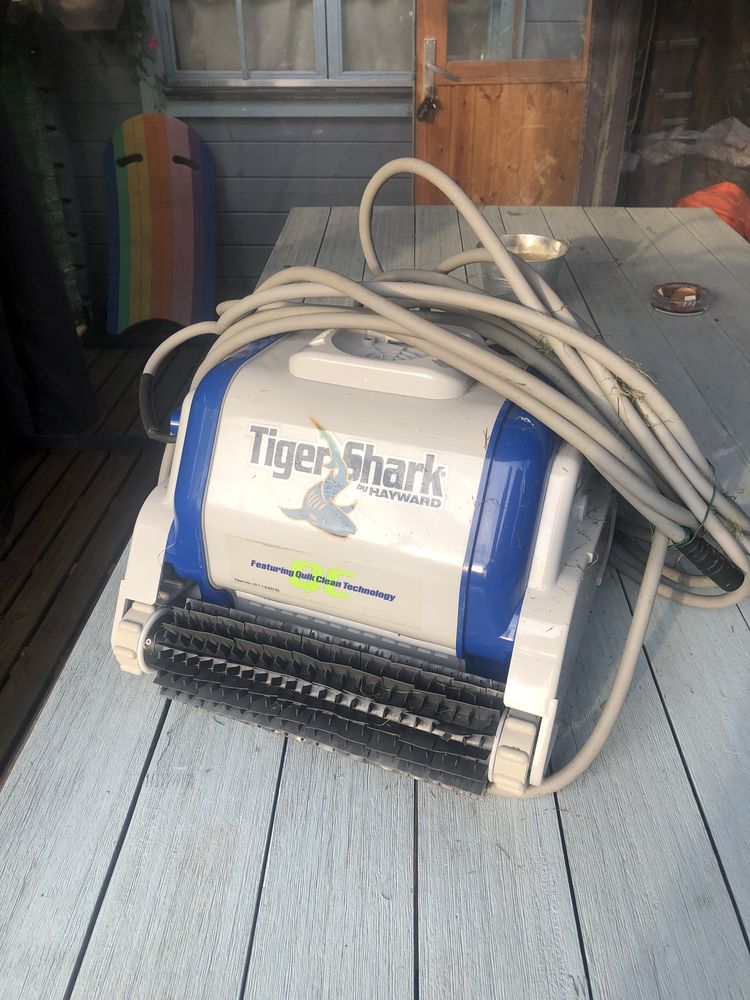 robot piscine 399 Saint-Pancr� (54)