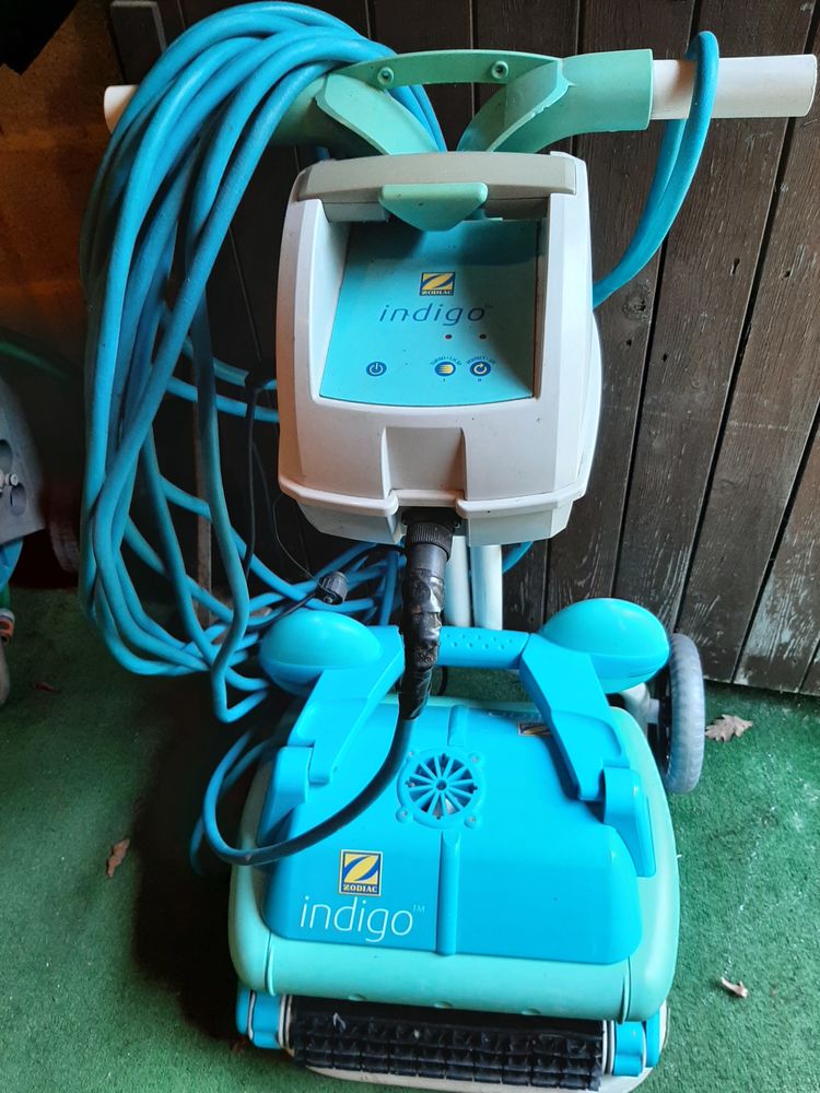 robot Piscine 200 Sarliac-sur-l'Isle (24)