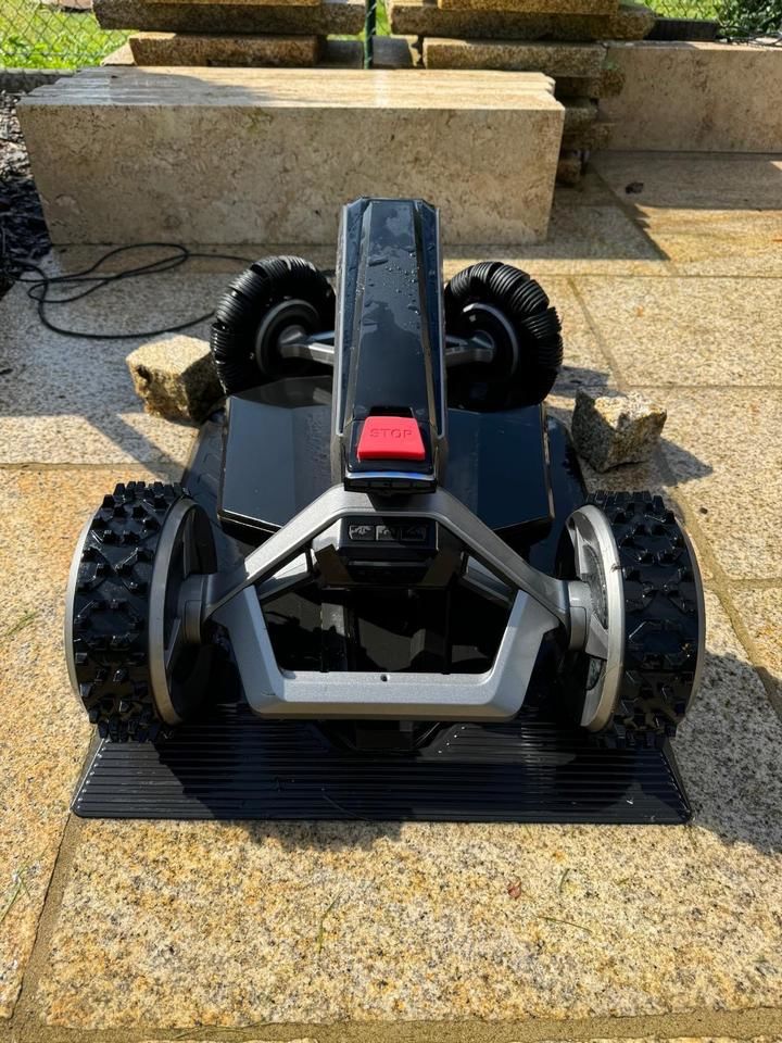 Robot tondeuse ecoflow Blade avec panier 1200 Montrelais (44)