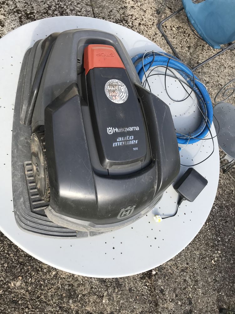 Robot tondeuse HUSQVARNA pour pi�ces 400 Bourges (18)