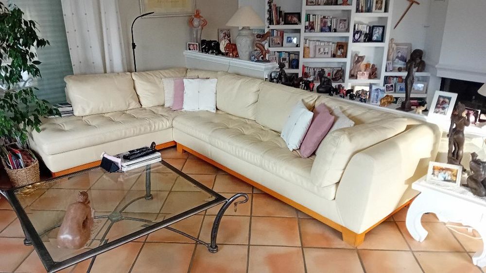 ROCHE ET BOBOIS? Canap� d'angle cuir jaune clair, 600 Antibes (06)