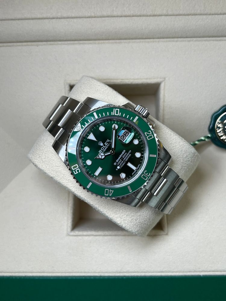 ROLEX SUBMARINER ?HULK? ? R�F. 116610LV
3200 Paris 8 (75)