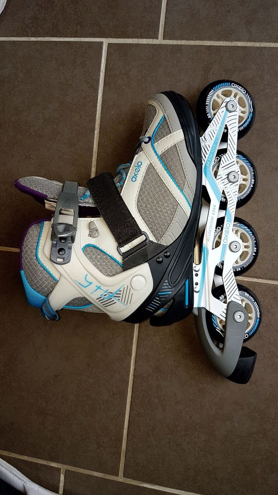 Rollers + casque + protections (jamais servis) 49 Crepieux La Pape (69)