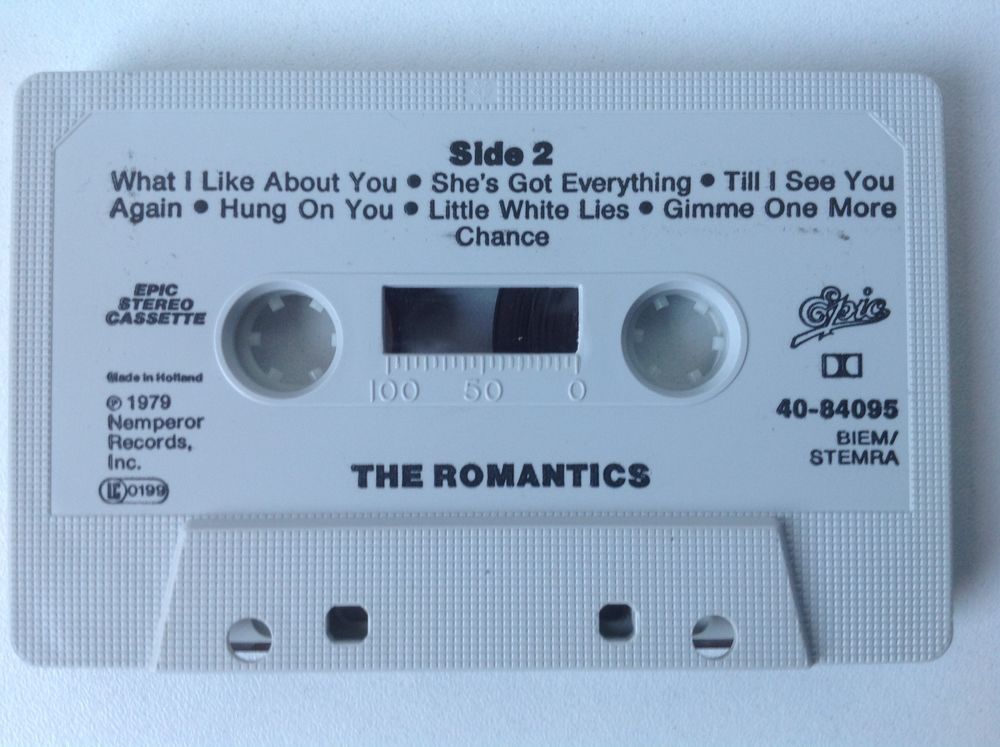 THE ROMANTICS K7 AUDIO Envoi Possible
4 Tr�gunc (29)