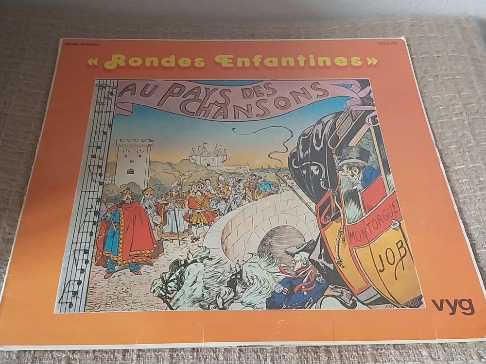 Rondes Enfantines-Au pays des chansons disque vinyle 33T 8 Montigny-sur-Avre (28)
