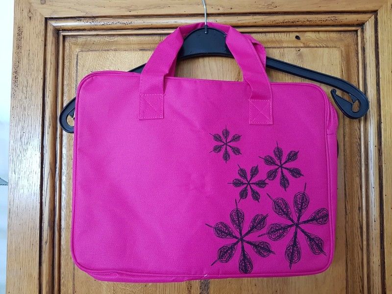 Sac rose fleuri pour pc ou tablette mesure 39 cm sur 28 cm n 3 Viriat (01)