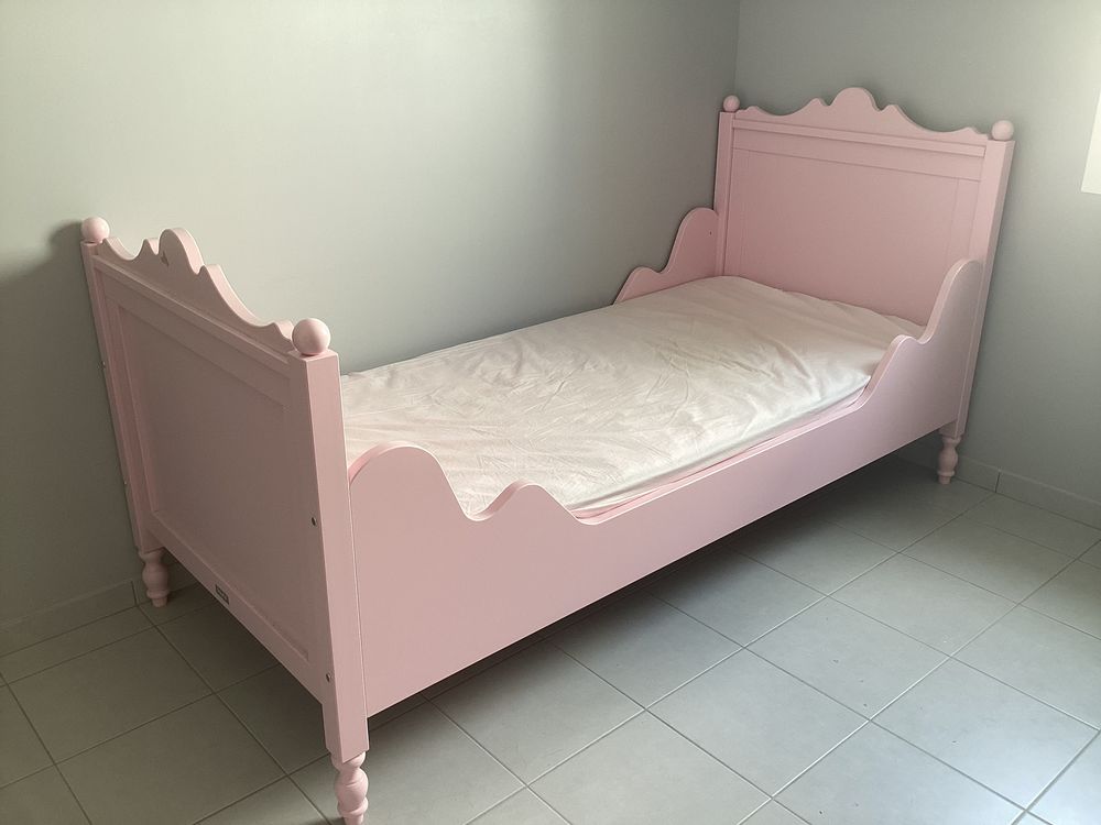 lit rose matelas 60 Le Perrier (85)