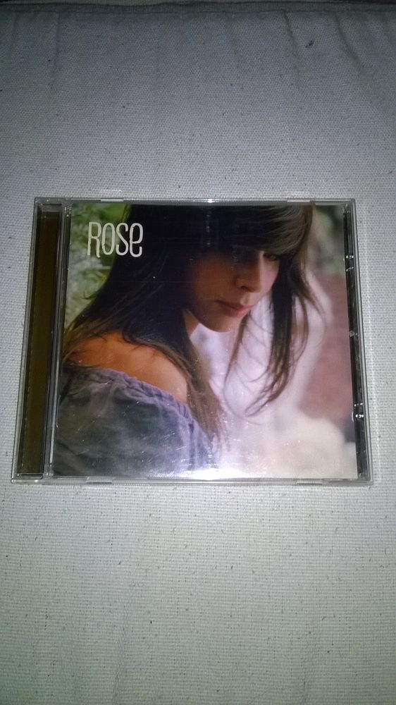 CD Rose
Rose
2006
Excellent etat
Liste
Saisons
Sombre Co 4 Talange (57)