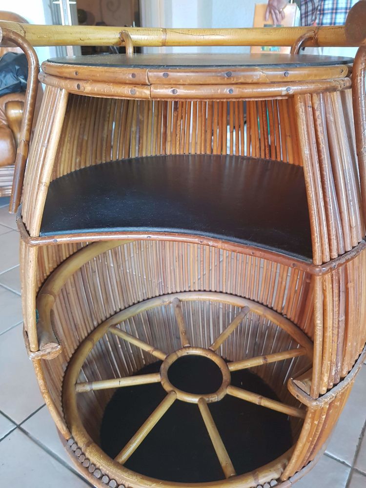 Bar en rotin ann�e 50. 250 Toulon (83)