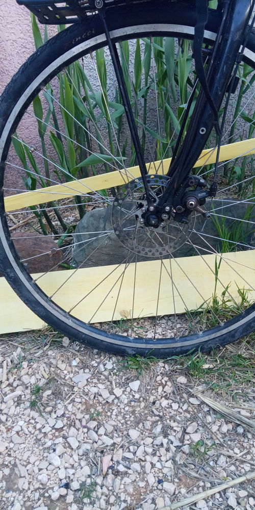 UNE ROUE DE 700 AVANT AVEC DISK RAYOON INOX DOUBLE PAROI   5 50 N�mes (30)