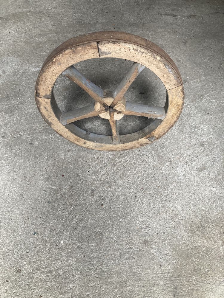 roue de brouette bois l'entourage, cercle m�tallique 15 Valence (26)