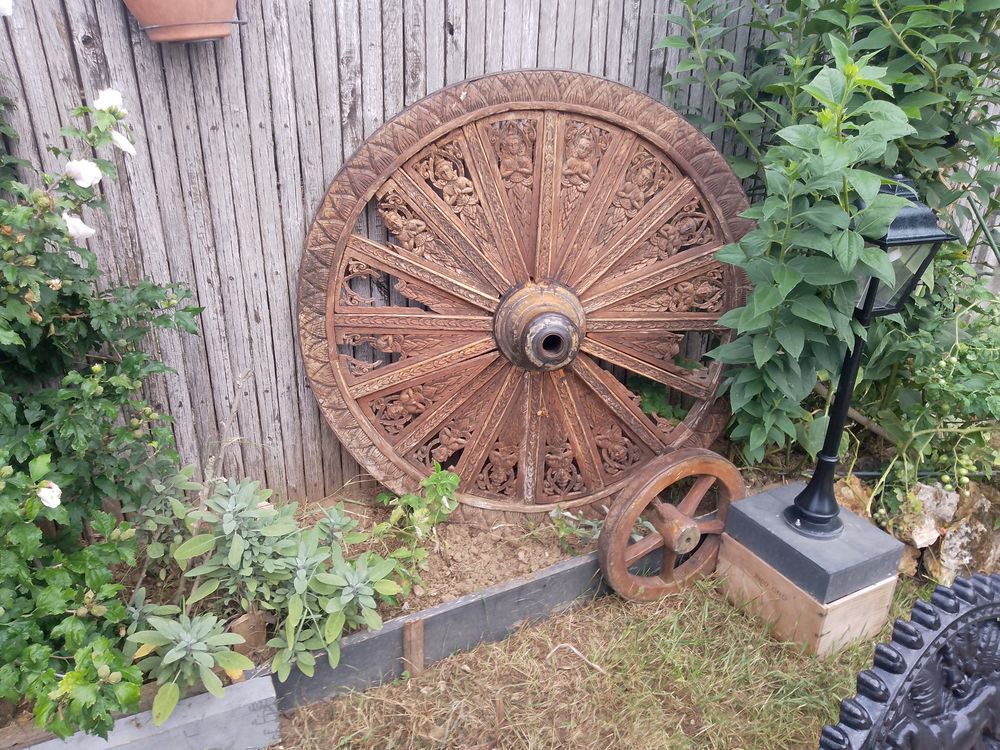 Roue de carrosse type Indon�sie 300 Longjumeau (91)
