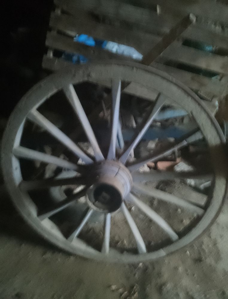 ROUE DE CHAR  PRESSOIR A VIN  30 draps anciens 70 Escoutoux (63)