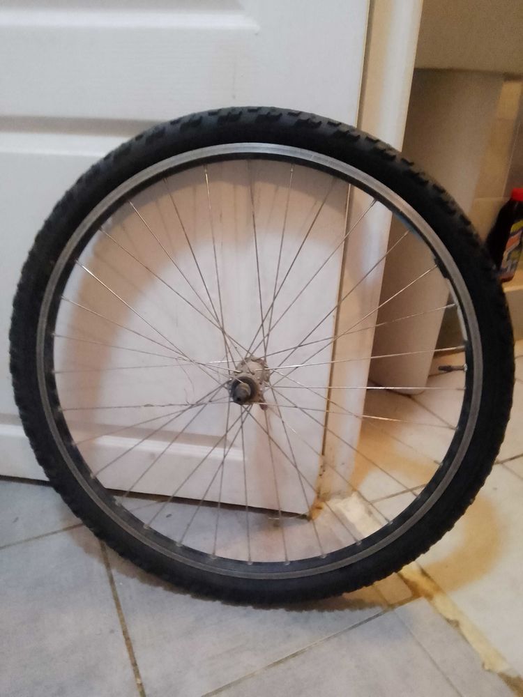 roue de VTT 5 Saint-Cyr-sur-Loire (37)