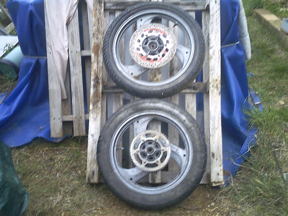 ROUES MOTO YAMAHA LOT DE 2 40 Magalas (34)