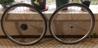 2 ROUES DE VILLE AVANT EST ARRIERE 28  SERRAGE RAPIDE 30 Marseille 15 (13)