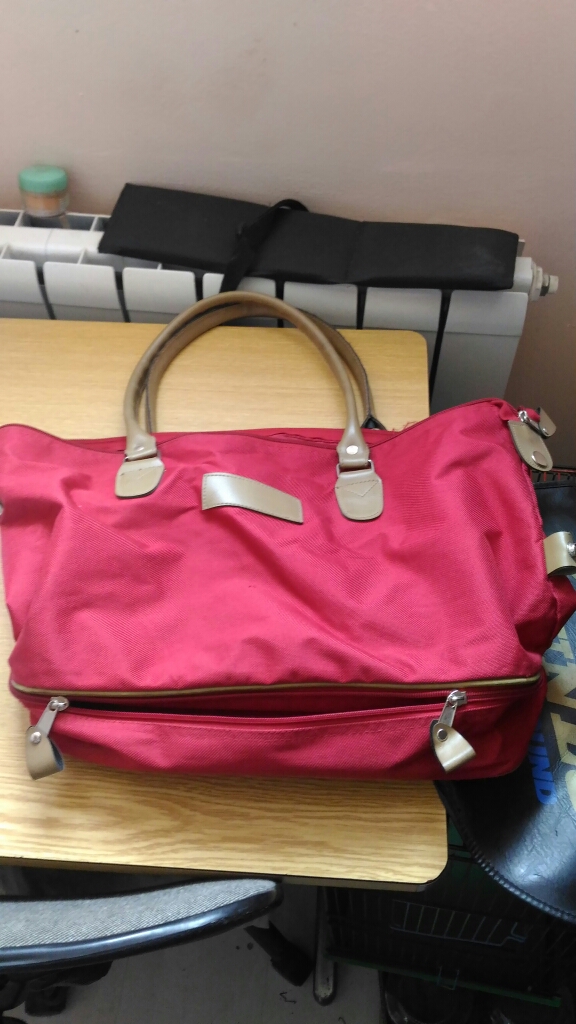 Sac rouge avec poign�es 5 Saint-Br�s (30)