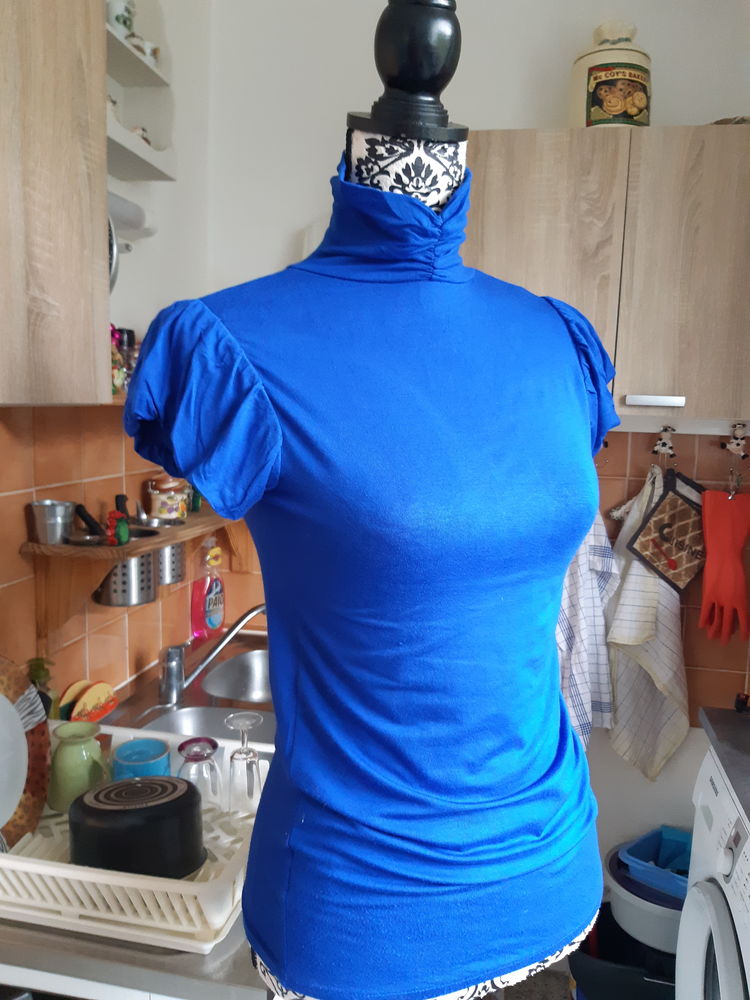  top col roul� a plis, NEUF, bleu �lectrique, taille 34/ 10 Lyon 5 (69)