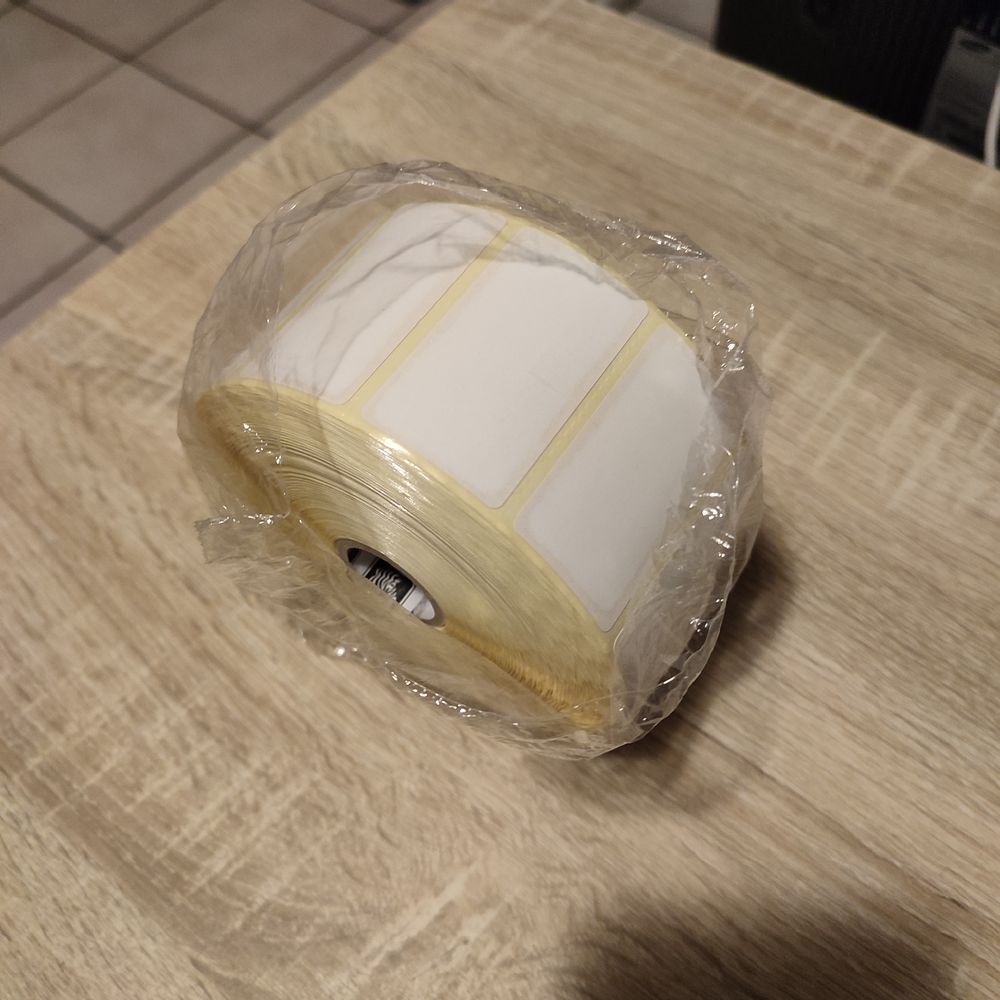 Rouleau d'�tiquettes adh�sives 4 Le Bourget (93)