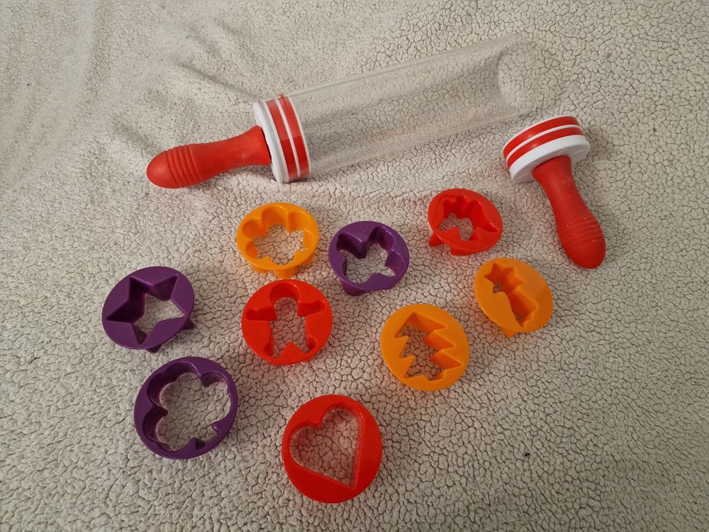 Rouleau � patisserie + emportes pi�ces 3 Lauzerville (31)