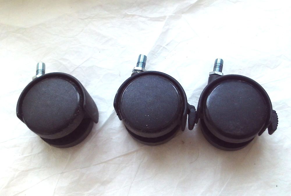 Lot de 3 roulettes jumel�es � vis 5 Villeurbanne (69)