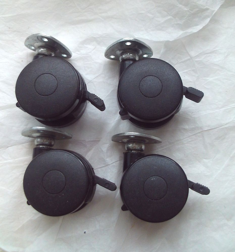 Lot de 4 roulettes de mobilier haut de gamme avec frein 25 Villeurbanne (69)