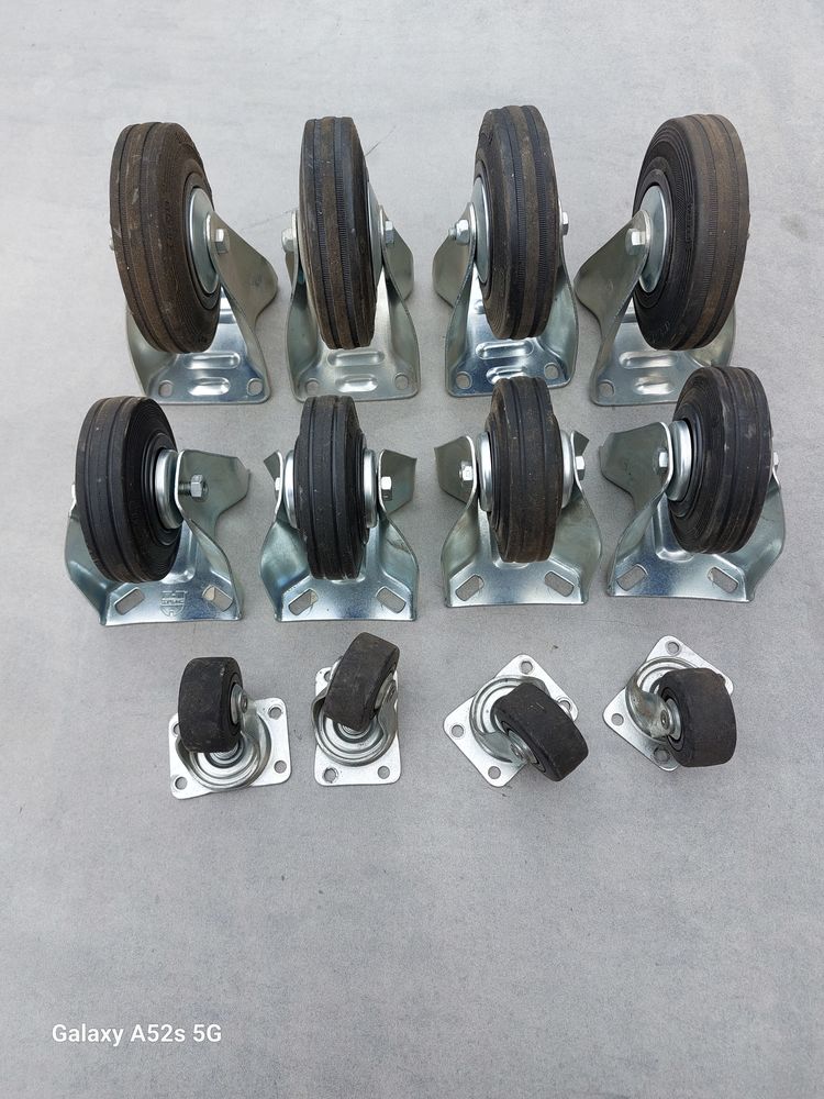 LOT DE 12 ROULETTES NEUVES 20 Cosne-Cours-sur-Loire (58)