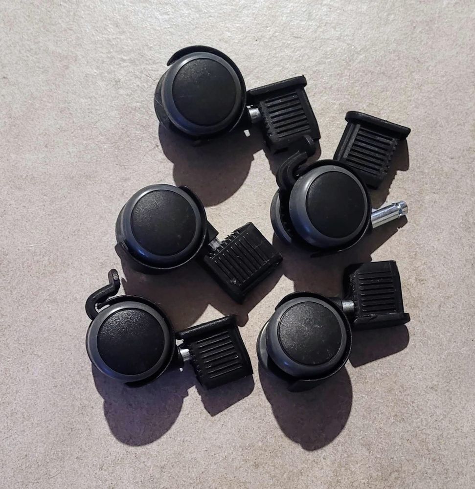  roulettes pivotantes 
6 Saint-Didier-en-Velay (43)