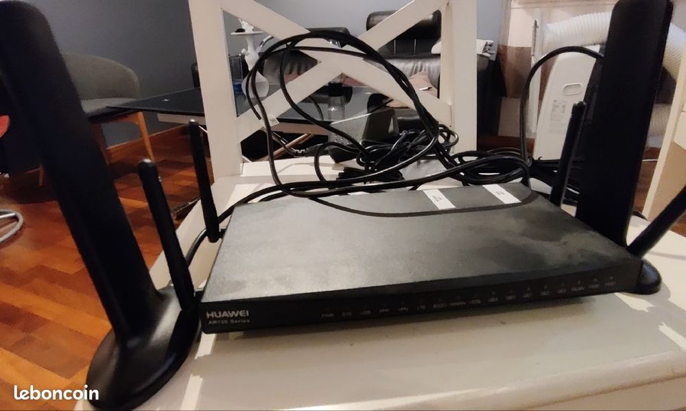 Routeur Huawei ar129 + 2 antennes 25 Lyon 6 (69)