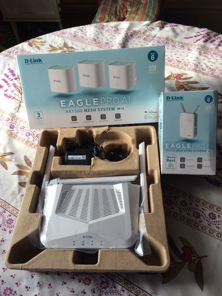 ROUTEUR + MESH RANGE EXTENDER + SYSTEME MESH AX1500 NEUFS 300 Marseille 14 (13)
