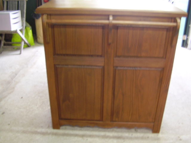 BAR RUSTIQUE AVEC 2 TABOURETS  HAUT 85 Le Magny (36)