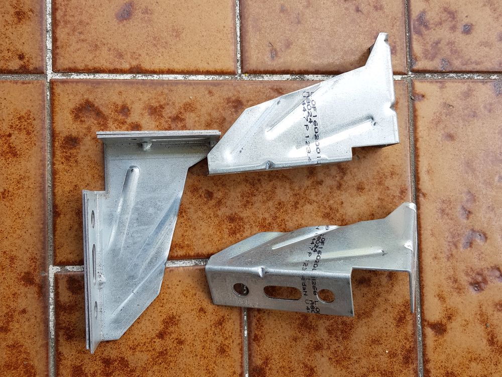 Sabot Universel de Charpente � Ailes Int�rieures 0.50
1 Marseille 9 (13)